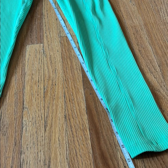 Year of Ours Green Ribbed Leggings - Picture 4 of 8